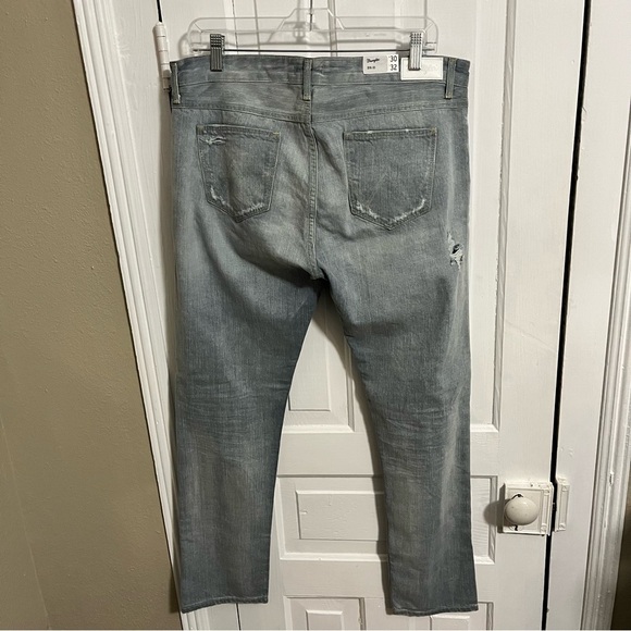 Wrangler Boyfriend Distressed Jeans Loved Light Wash Size 30 J - Picture 4 of 10